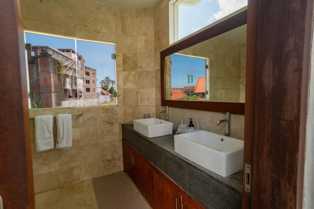 Ocean Breeze -4br In Villa Canggu (Bali)