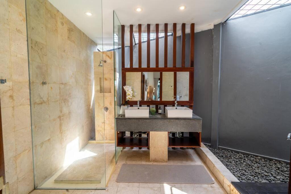 Ocean Breeze -4br In Villa Canggu (Bali)